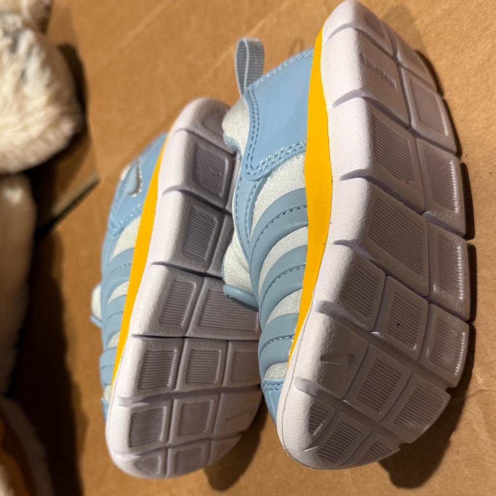 Nike Kids Light Blue and Yellow Sneakers - Picture 2 of 2